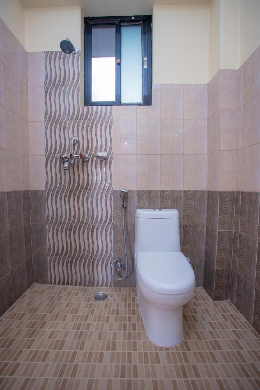 Silver Sky Hotel Покхара Экстерьер фото