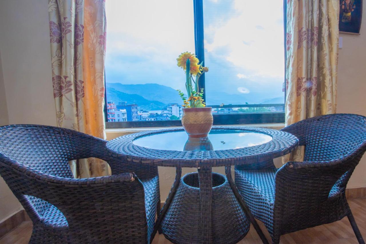 Silver Sky Hotel Покхара Экстерьер фото