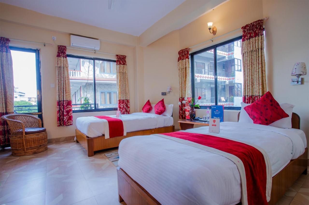 Silver Sky Hotel Покхара Экстерьер фото